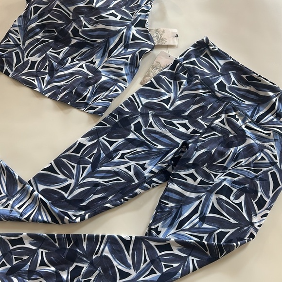 Sage Collective Blue and White Activewear Set - Picture 6 of 11